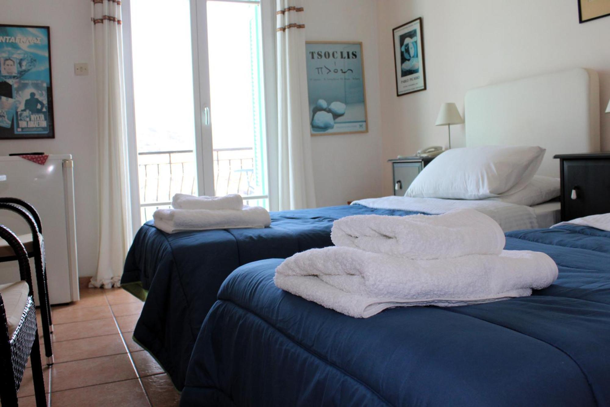 Blue Dolphin Hotel Batsi  Bagian luar foto