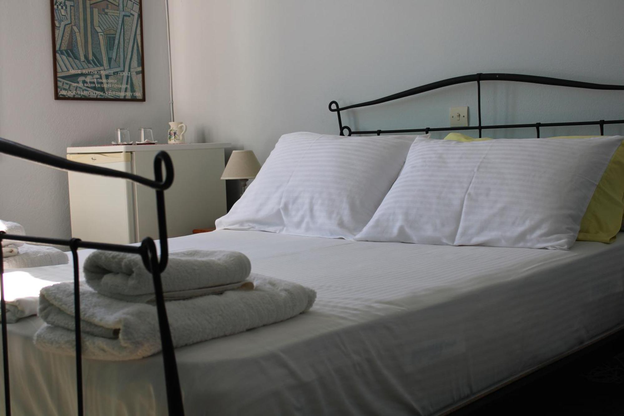 Blue Dolphin Hotel Batsi  Bagian luar foto