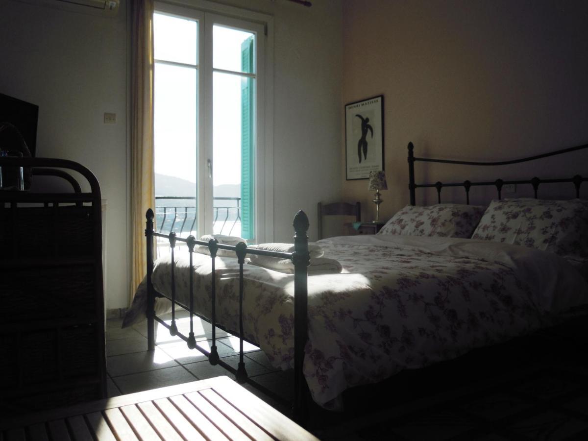 Blue Dolphin Hotel Batsi  Bagian luar foto